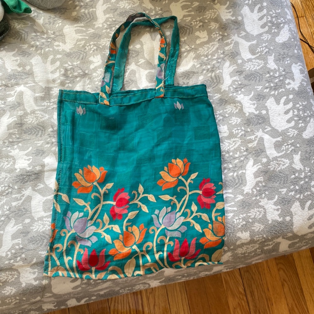 2 silk bags